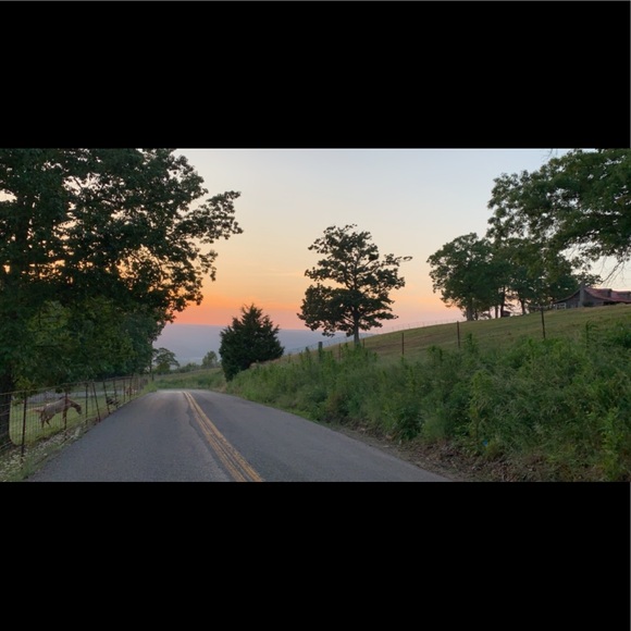 Meet your Posher, Christin - Picture 2 of 2